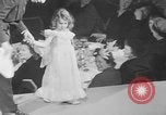Immagine di Sfilata di moda New York United States USA, 1949, secondo 7 filmato di repertorio 65675070979