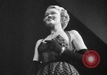 Immagine di Sfilata di moda New York United States USA, 1949, secondo 29 filmato di repertorio 65675070979