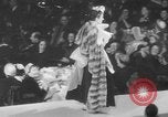 Immagine di Sfilata di moda New York United States USA, 1949, secondo 62 filmato di repertorio 65675070979