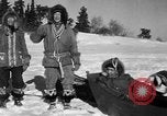 Standbild Motorschlitten Manitoba Kanada, 1949, aus Sekunde 26 historischem Filmmaterial Videoclip 65675070982