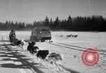 Standbild Motorschlitten Manitoba Kanada, 1949, aus Sekunde 37 historischem Filmmaterial Videoclip 65675070982