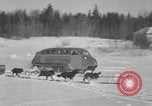 Standbild Motorschlitten Manitoba Kanada, 1949, aus Sekunde 41 historischem Filmmaterial Videoclip 65675070982