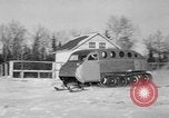 Standbild Motorschlitten Manitoba Kanada, 1949, aus Sekunde 51 historischem Filmmaterial Videoclip 65675070982