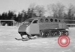 Standbild Motorschlitten Manitoba Kanada, 1949, aus Sekunde 52 historischem Filmmaterial Videoclip 65675070982
