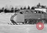 Standbild Motorschlitten Manitoba Kanada, 1949, aus Sekunde 53 historischem Filmmaterial Videoclip 65675070982