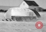 Standbild Motorschlitten Manitoba Kanada, 1949, aus Sekunde 55 historischem Filmmaterial Videoclip 65675070982
