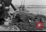 Standbild Staudamm im Bau United States USA, 1956, aus Sekunde 29 historischem Filmmaterial Videoclip 65675070983