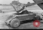 Standbild Staudamm im Bau United States USA, 1956, aus Sekunde 34 historischem Filmmaterial Videoclip 65675070983