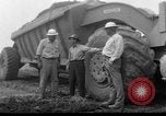 Standbild Staudamm im Bau United States USA, 1956, aus Sekunde 36 historischem Filmmaterial Videoclip 65675070983