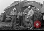 Standbild Staudamm im Bau United States USA, 1956, aus Sekunde 39 historischem Filmmaterial Videoclip 65675070983