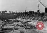 Standbild Staudamm im Bau United States USA, 1956, aus Sekunde 60 historischem Filmmaterial Videoclip 65675070983
