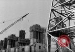 Standbild Staudamm im Bau United States USA, 1956, aus Sekunde 61 historischem Filmmaterial Videoclip 65675070983