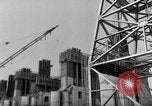 Standbild Staudamm im Bau United States USA, 1956, aus Sekunde 62 historischem Filmmaterial Videoclip 65675070983
