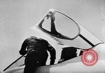 Standbild ersten Testflug der Douglas F5D Skylancer Flugzeuge California USA, 1956, aus Sekunde 11 historischem Filmmaterial Videoclip 65675070984