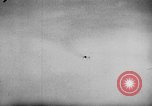 Standbild ersten Testflug der Douglas F5D Skylancer Flugzeuge California USA, 1956, aus Sekunde 57 historischem Filmmaterial Videoclip 65675070984