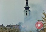 Standbild Gramastetten Österreich Kirche Markt Bereich in Brand Gramastetten Österreich, 1945, aus Sekunde 45 historischem Filmmaterial Videoclip 65675070987