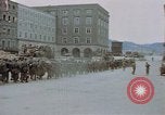 Image Remis les troupes allemandes Linz en Autriche, 1945, de la seconde 24 séquences d'archives historiques vidéo 65675070992