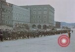 Image Remis les troupes allemandes Linz en Autriche, 1945, de la seconde 32 séquences d'archives historiques vidéo 65675070992