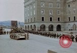 Image Remis les troupes allemandes Linz en Autriche, 1945, de la seconde 38 séquences d'archives historiques vidéo 65675070992