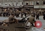 Image Remis les troupes allemandes Linz en Autriche, 1945, de la seconde 50 séquences d'archives historiques vidéo 65675070992