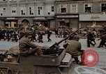 Image Remis les troupes allemandes Linz en Autriche, 1945, de la seconde 51 séquences d'archives historiques vidéo 65675070992