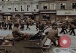 Image Remis les troupes allemandes Linz en Autriche, 1945, de la seconde 52 séquences d'archives historiques vidéo 65675070992