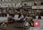 Image Remis les troupes allemandes Linz en Autriche, 1945, de la seconde 54 séquences d'archives historiques vidéo 65675070992