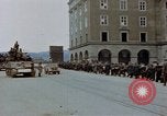 Image Remis les troupes allemandes Linz en Autriche, 1945, de la seconde 56 séquences d'archives historiques vidéo 65675070992