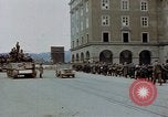 Image Remis les troupes allemandes Linz en Autriche, 1945, de la seconde 57 séquences d'archives historiques vidéo 65675070992
