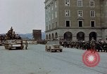 Image Remis les troupes allemandes Linz en Autriche, 1945, de la seconde 58 séquences d'archives historiques vidéo 65675070992