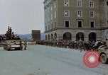 Image Remis les troupes allemandes Linz en Autriche, 1945, de la seconde 60 séquences d'archives historiques vidéo 65675070992