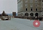 Image Remis les troupes allemandes Linz en Autriche, 1945, de la seconde 61 séquences d'archives historiques vidéo 65675070992