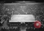 Standbild goldene Handschuhe New York United States USA, 1965, aus Sekunde 6 historischem Filmmaterial Videoclip 65675071000