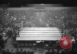 Standbild goldene Handschuhe New York United States USA, 1965, aus Sekunde 9 historischem Filmmaterial Videoclip 65675071000