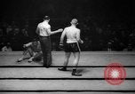 Standbild goldene Handschuhe New York United States USA, 1965, aus Sekunde 17 historischem Filmmaterial Videoclip 65675071000