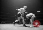 Standbild goldene Handschuhe New York United States USA, 1965, aus Sekunde 22 historischem Filmmaterial Videoclip 65675071000