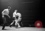 Standbild goldene Handschuhe New York United States USA, 1965, aus Sekunde 25 historischem Filmmaterial Videoclip 65675071000