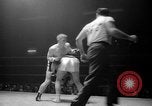 Standbild goldene Handschuhe New York United States USA, 1965, aus Sekunde 26 historischem Filmmaterial Videoclip 65675071000