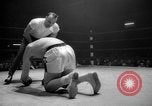 Standbild goldene Handschuhe New York United States USA, 1965, aus Sekunde 33 historischem Filmmaterial Videoclip 65675071000