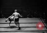 Standbild goldene Handschuhe New York United States USA, 1965, aus Sekunde 39 historischem Filmmaterial Videoclip 65675071000