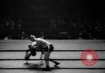 Standbild goldene Handschuhe New York United States USA, 1965, aus Sekunde 40 historischem Filmmaterial Videoclip 65675071000