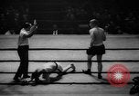 Standbild goldene Handschuhe New York United States USA, 1965, aus Sekunde 42 historischem Filmmaterial Videoclip 65675071000