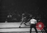 Standbild goldene Handschuhe New York United States USA, 1965, aus Sekunde 57 historischem Filmmaterial Videoclip 65675071000