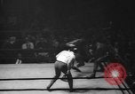 Standbild goldene Handschuhe New York United States USA, 1965, aus Sekunde 59 historischem Filmmaterial Videoclip 65675071000