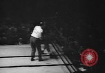 Standbild goldene Handschuhe New York United States USA, 1965, aus Sekunde 61 historischem Filmmaterial Videoclip 65675071000