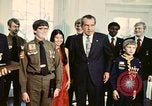 Standbild Pfadfinder treffen Präsident Richard Nixon Washington DC USA, 1974, aus Sekunde 4 historischem Filmmaterial Videoclip 65675071003