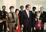 Standbild Pfadfinder treffen Präsident Richard Nixon Washington DC USA, 1974, aus Sekunde 6 historischem Filmmaterial Videoclip 65675071003