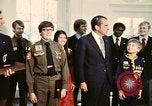 Standbild Pfadfinder treffen Präsident Richard Nixon Washington DC USA, 1974, aus Sekunde 9 historischem Filmmaterial Videoclip 65675071003