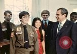 Standbild Pfadfinder treffen Präsident Richard Nixon Washington DC USA, 1974, aus Sekunde 12 historischem Filmmaterial Videoclip 65675071003