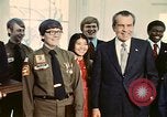 Standbild Pfadfinder treffen Präsident Richard Nixon Washington DC USA, 1974, aus Sekunde 20 historischem Filmmaterial Videoclip 65675071003